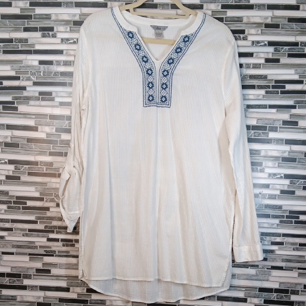 Bass L Vintage 100% Cotton White Pullover Sleepwear Tunic Vneck Blue Embroidery